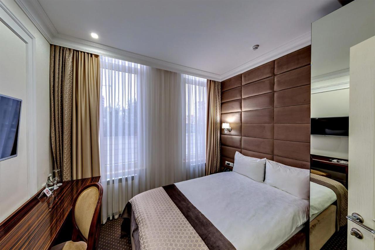 London Boutique Hotel Chisinau Exterior foto
